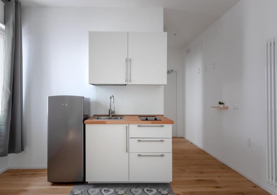 Kitchen or kitchenette, kitchen, kitchen
