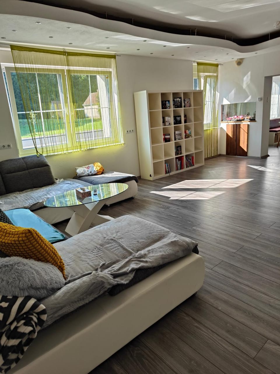 Bed, Library, Living room, Photo of the whole room, Seating area, Bedroom, Entertainment, children, furniture