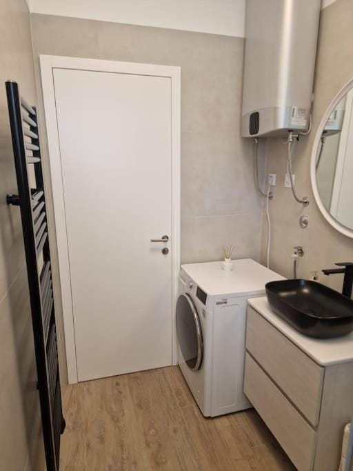Bathroom, washing machine
