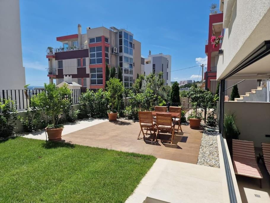 Patio, Garden, Garden view
