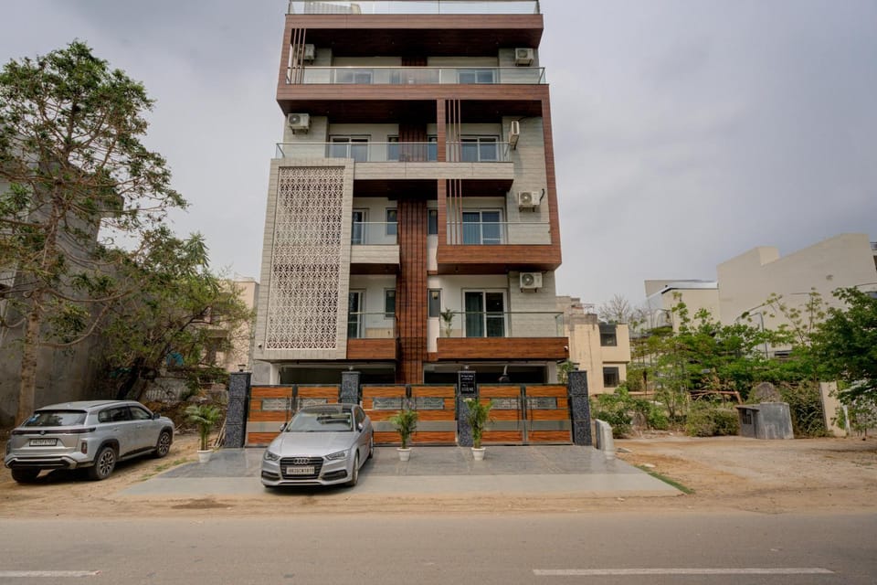 Property building, Facade/entrance
