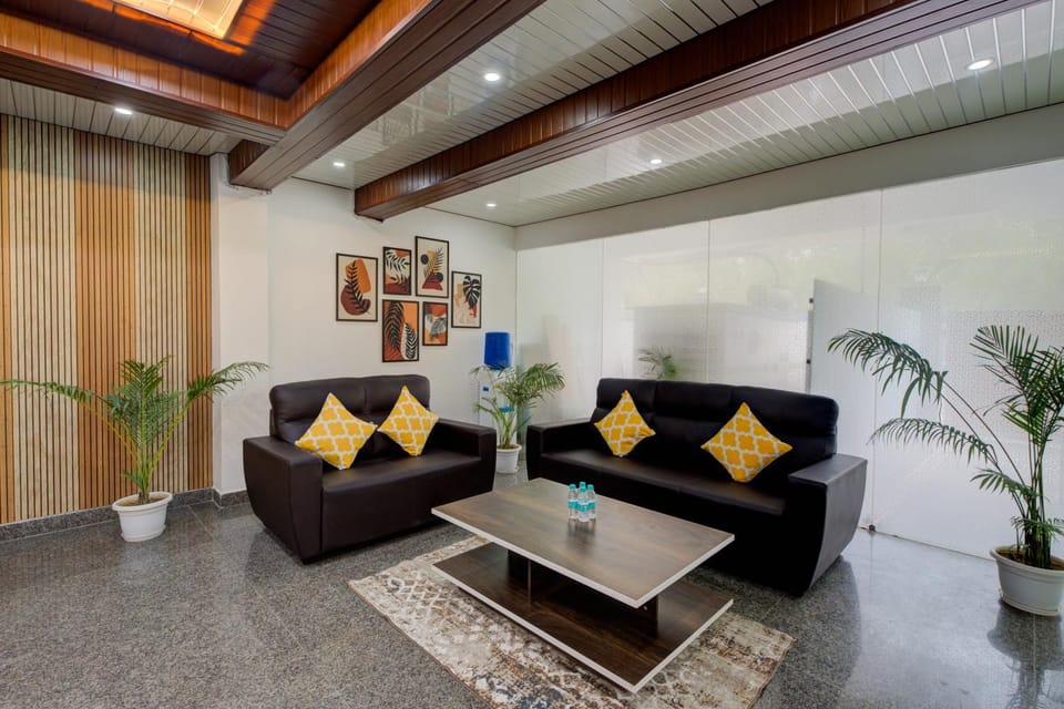 Restaurant/places to eat, Seating area