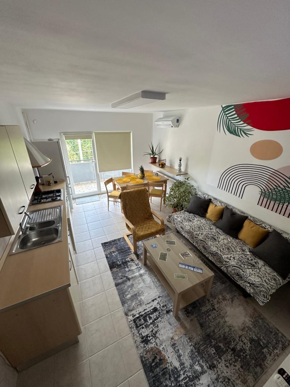 Communal lounge/ TV room, Kitchen or kitchenette, Living room, Seating area, Dining area