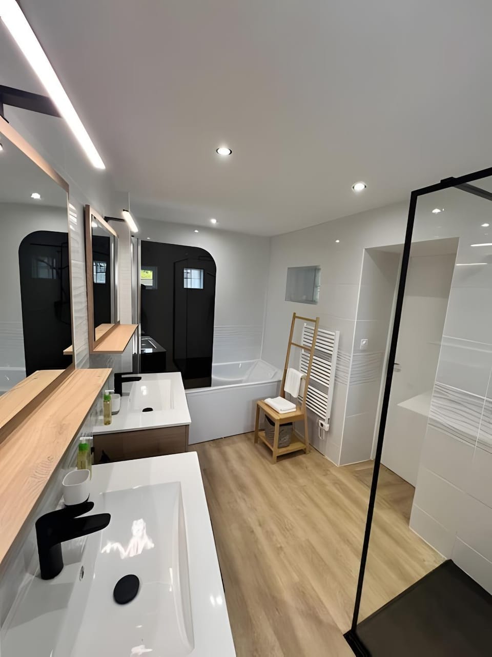 Bathroom, Living room