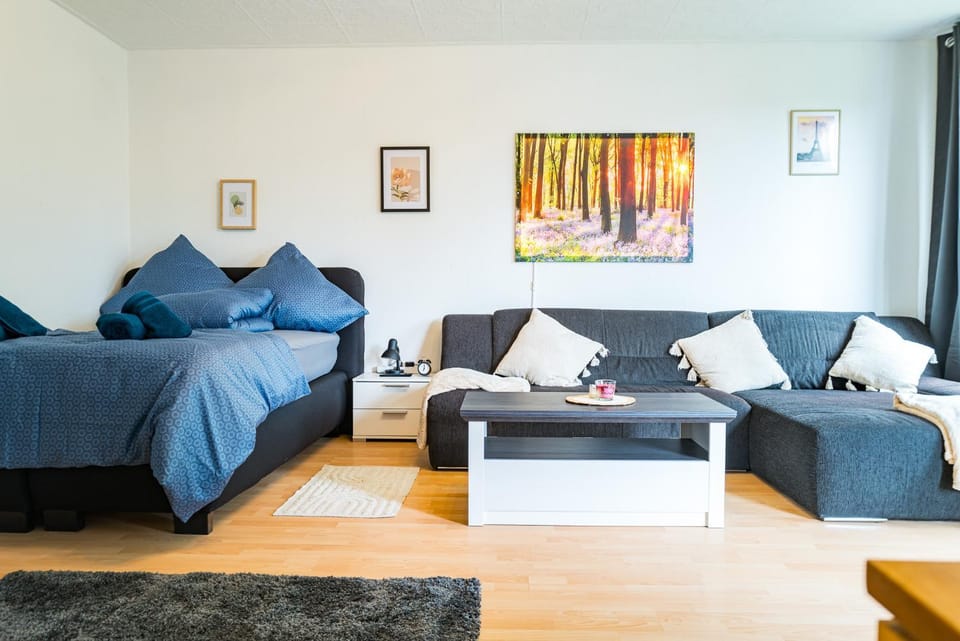 Bed, Living room