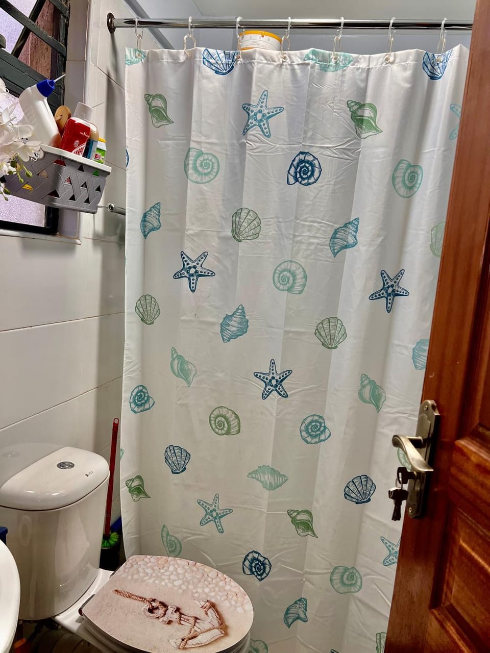 Shower, Toilet, Bathroom