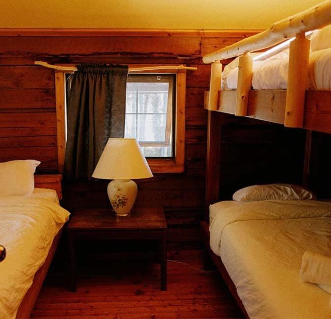 Rustic Beaverfoot Lodge Room N3 Hotel in Columbia-Shuswap A