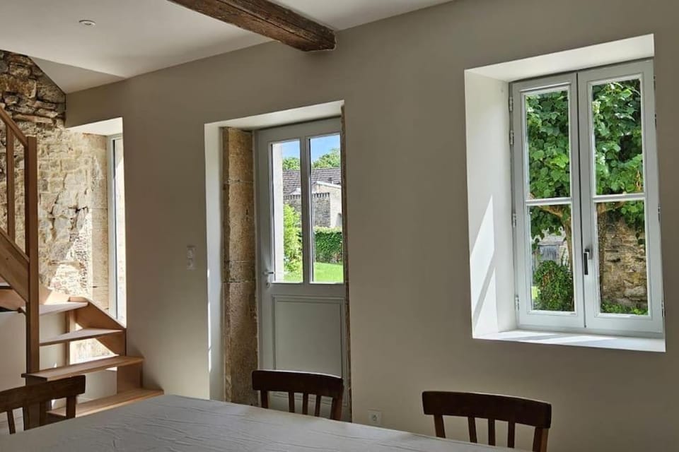 Dining area, kitchen