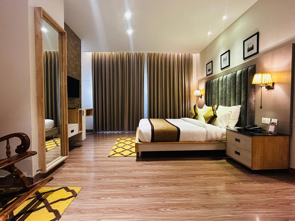 Photo of the whole room, Bedroom