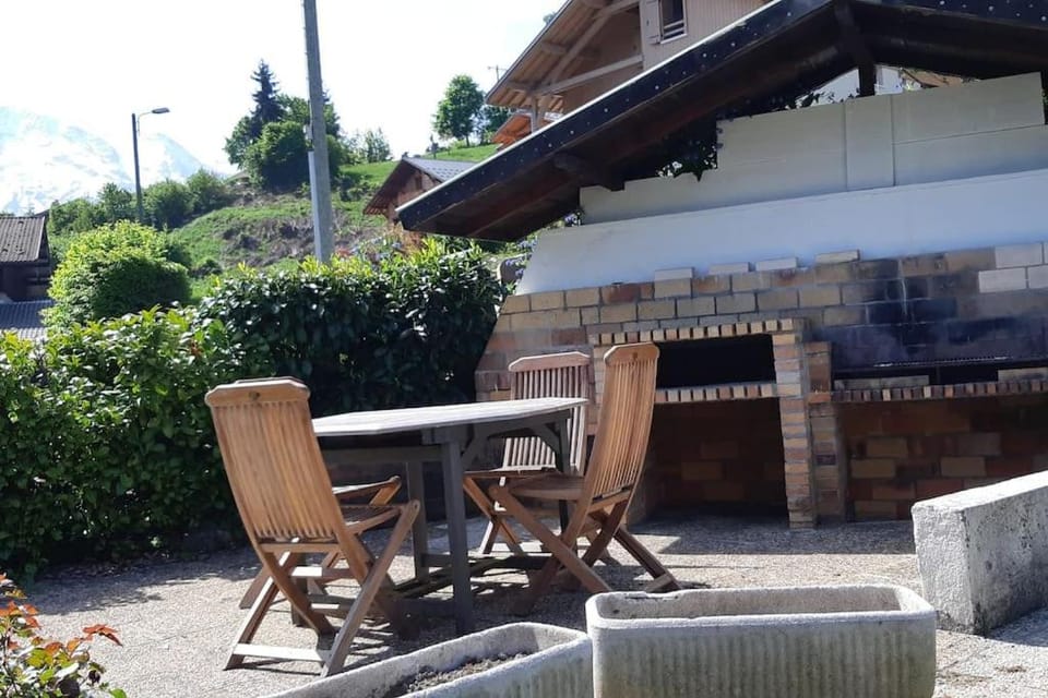 Chalet accueillant avec cheminée à 5 min du centre Chalet in Saint-Gervais-Bains