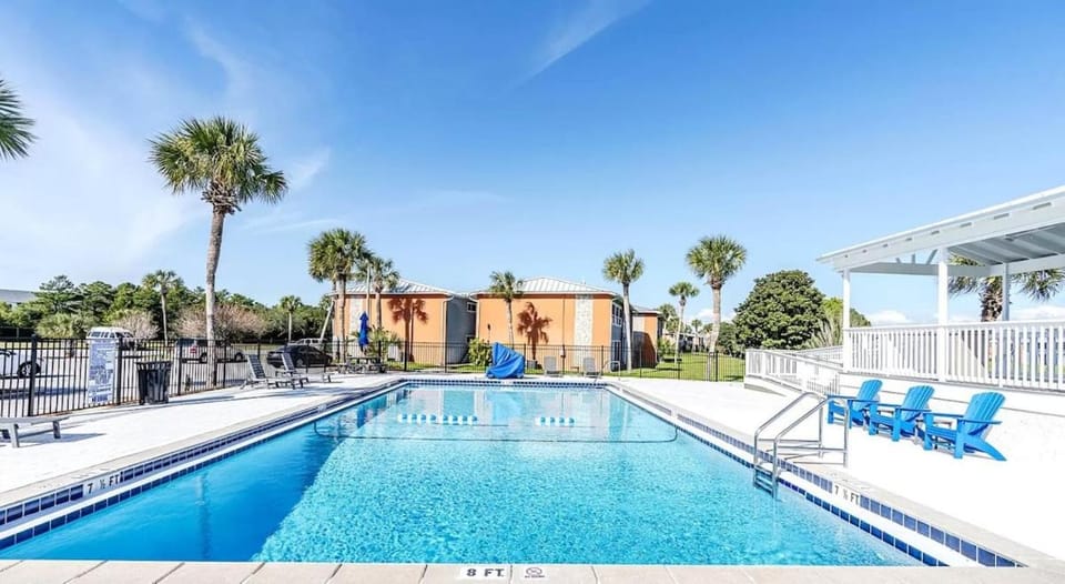 So Fire So Good 3 Comm Pools LakeView Fireplace House in Destin