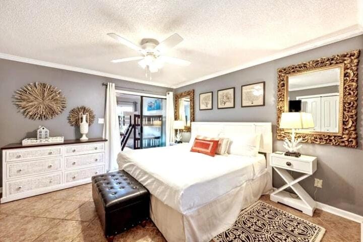 Seahab Waterfront views Dock Priv Beach access House in Destin