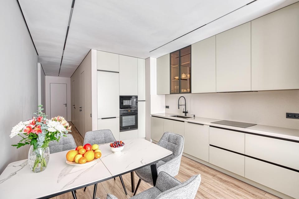 Kitchen or kitchenette, Dining area, oven, stove