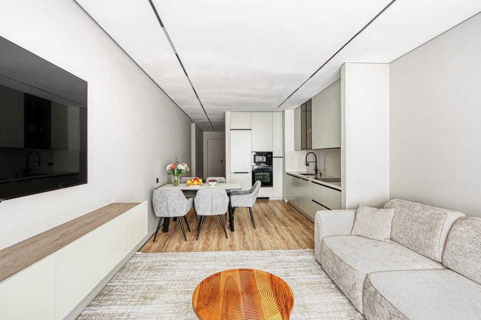 Communal lounge/ TV room, TV and multimedia, Kitchen or kitchenette, Living room, Seating area, Dining area