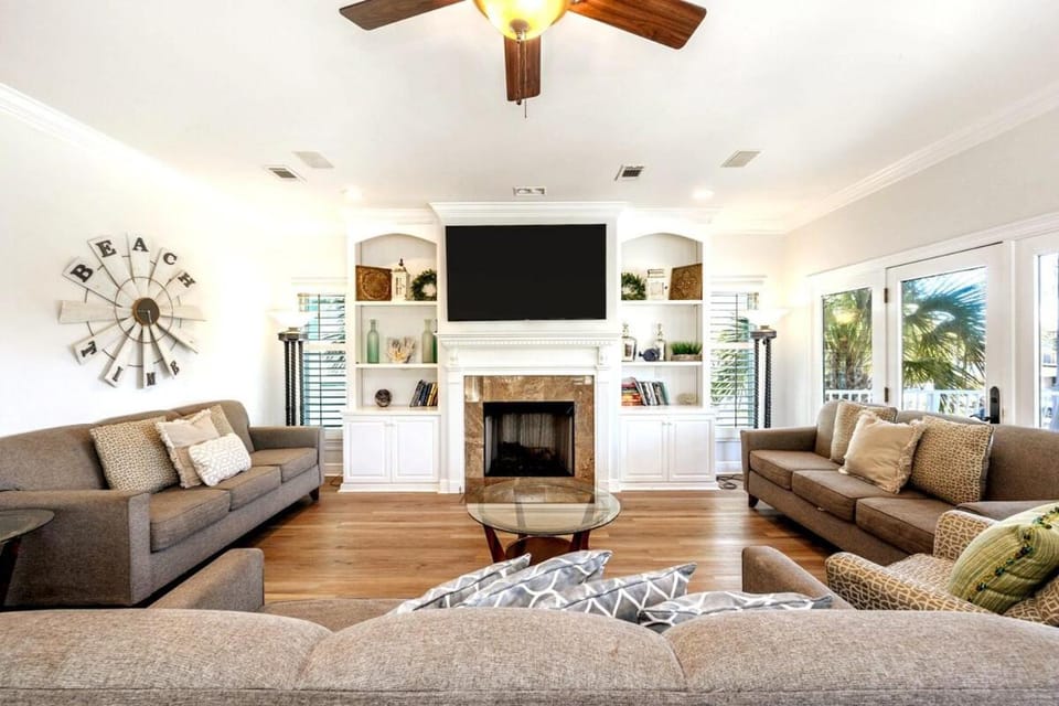 SunBelievable Heated Pool n Golf Cart Deals House in Destin