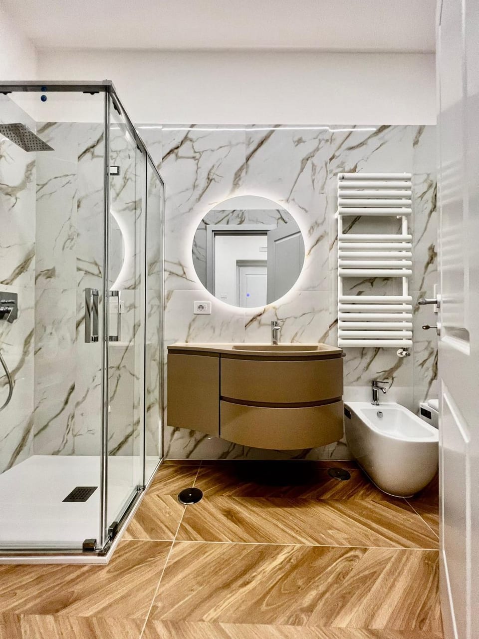 Shower, Bathroom, towels