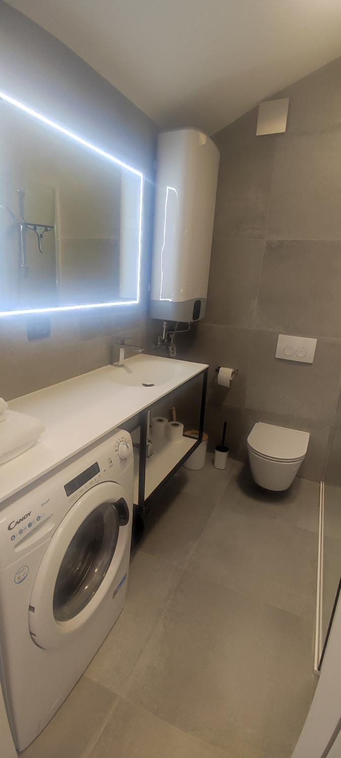 Toilet, Bathroom, washing machine