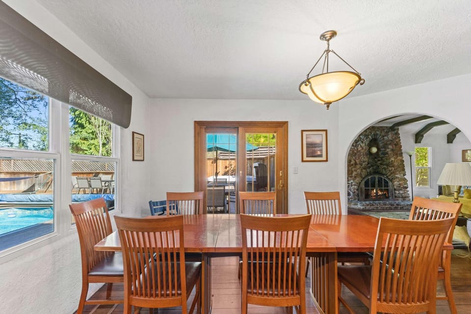 Lovely Tudor Home With Pool & Spa Near Russian River House in Guerneville