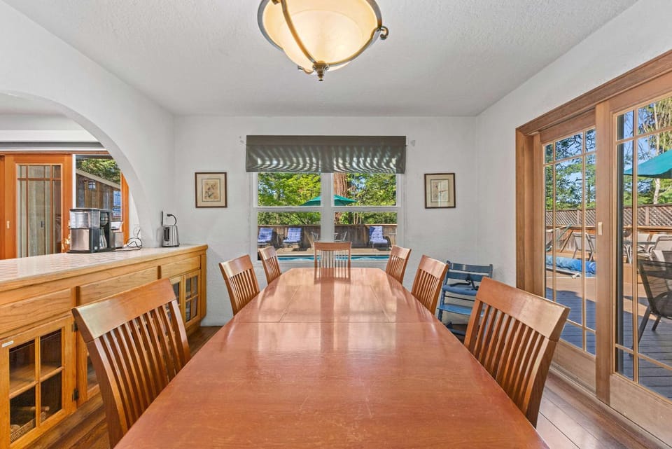 Lovely Tudor Home With Pool & Spa Near Russian River House in Guerneville