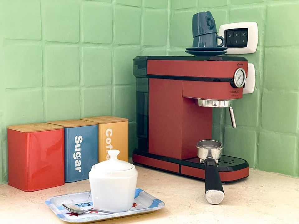 Coffee/tea facilities, Kitchen or kitchenette