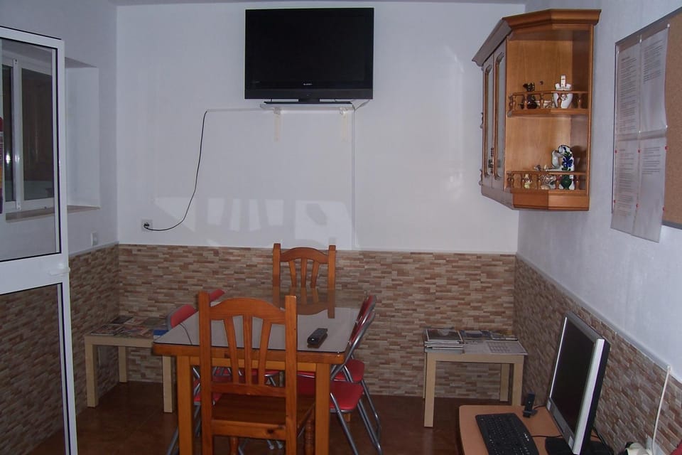 Communal lounge/ TV room, Lobby or reception