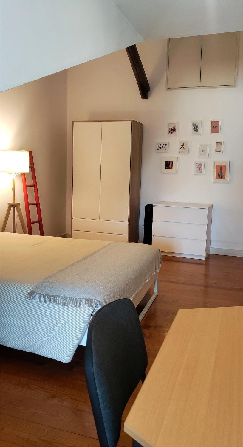 Bed, Photo of the whole room, Bedroom, wardrobe