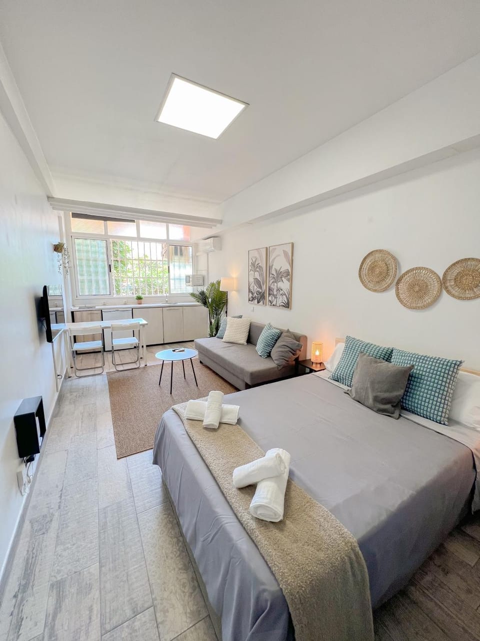 Photo of the whole room