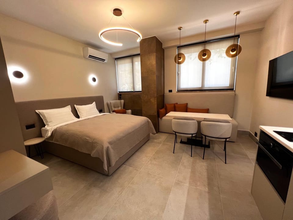 Bed, TV and multimedia, Photo of the whole room, Seating area