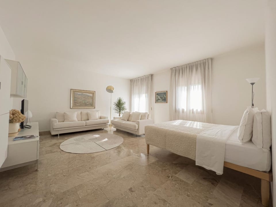 Appartamento con vista città vicino Stazione di Mestre 10 min da Venezia Apartment in Venice