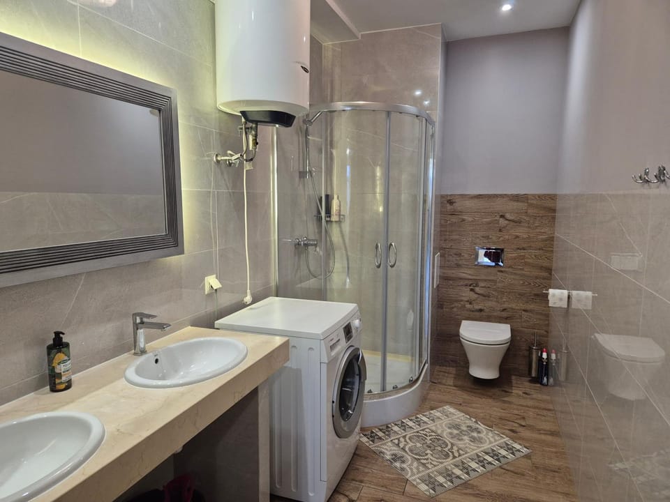 Shower, Toilet, Bathroom, washing machine
