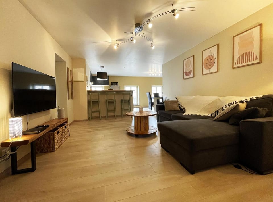 Living room, Lounge or bar