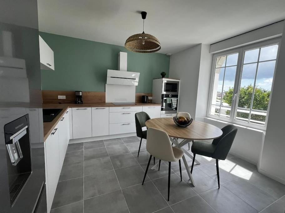 Kitchen or kitchenette, Dining area, dishwasher, oven, stove, toaster