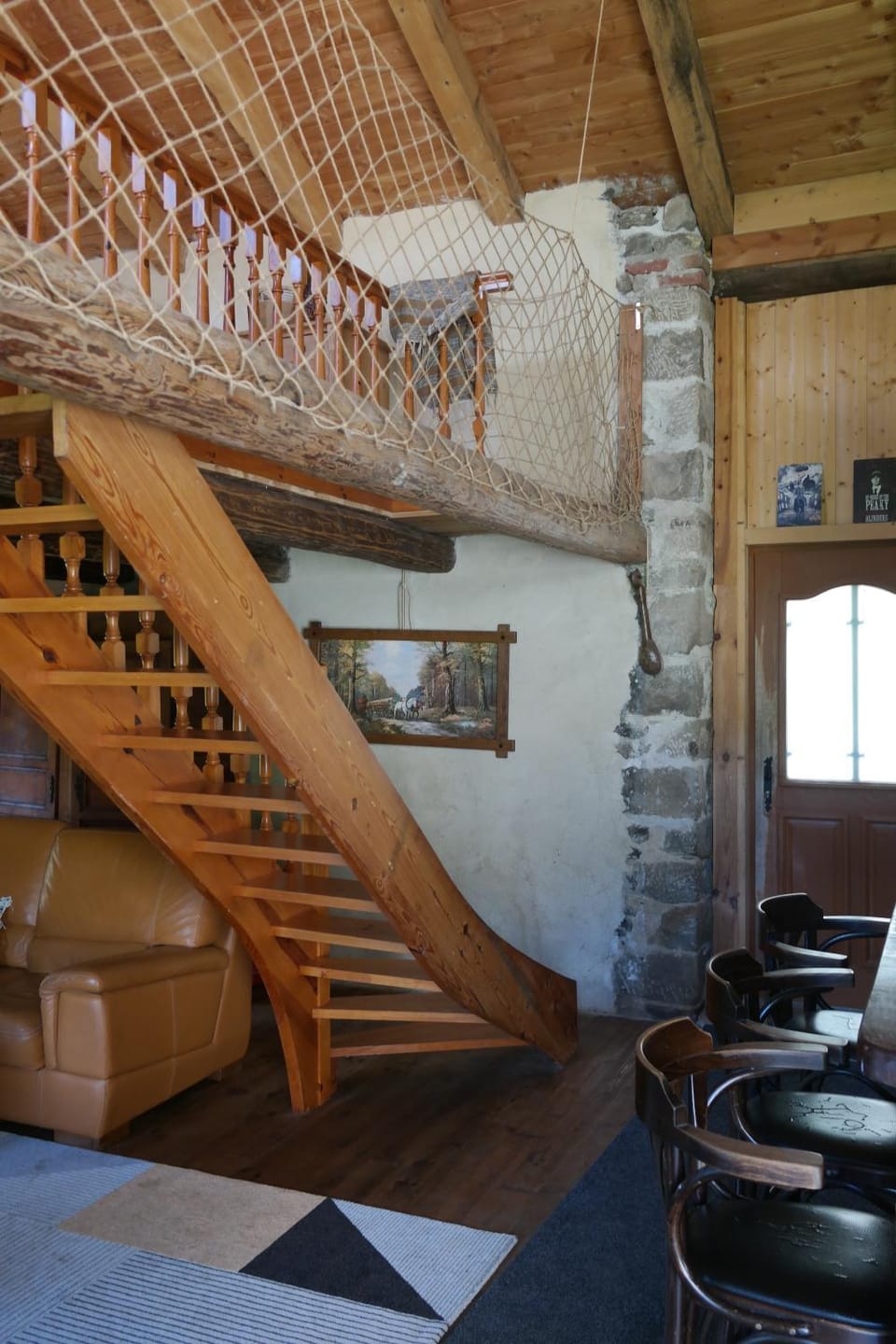 Afgelegen gite naast rivier omringd door bossen in bergachtige omgeving House in Auvergne-Rhône-Alpes
