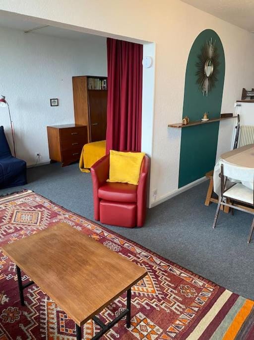 Appartement à la montagne Apartment in Besse-et-Saint-Anastaise