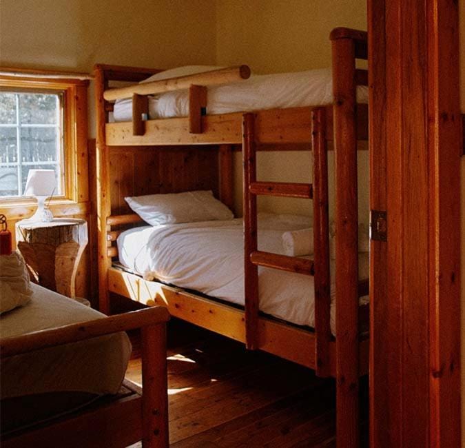 Rustic Beaverfoot Lodge Room N4 Hotel in Columbia-Shuswap A