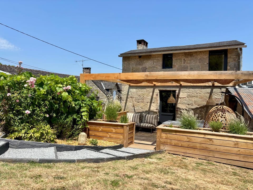 Patio, Garden, Dining area, Garden view
