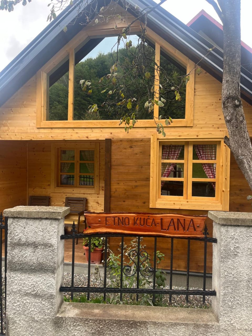 Etno kuca Lana House in Montenegro