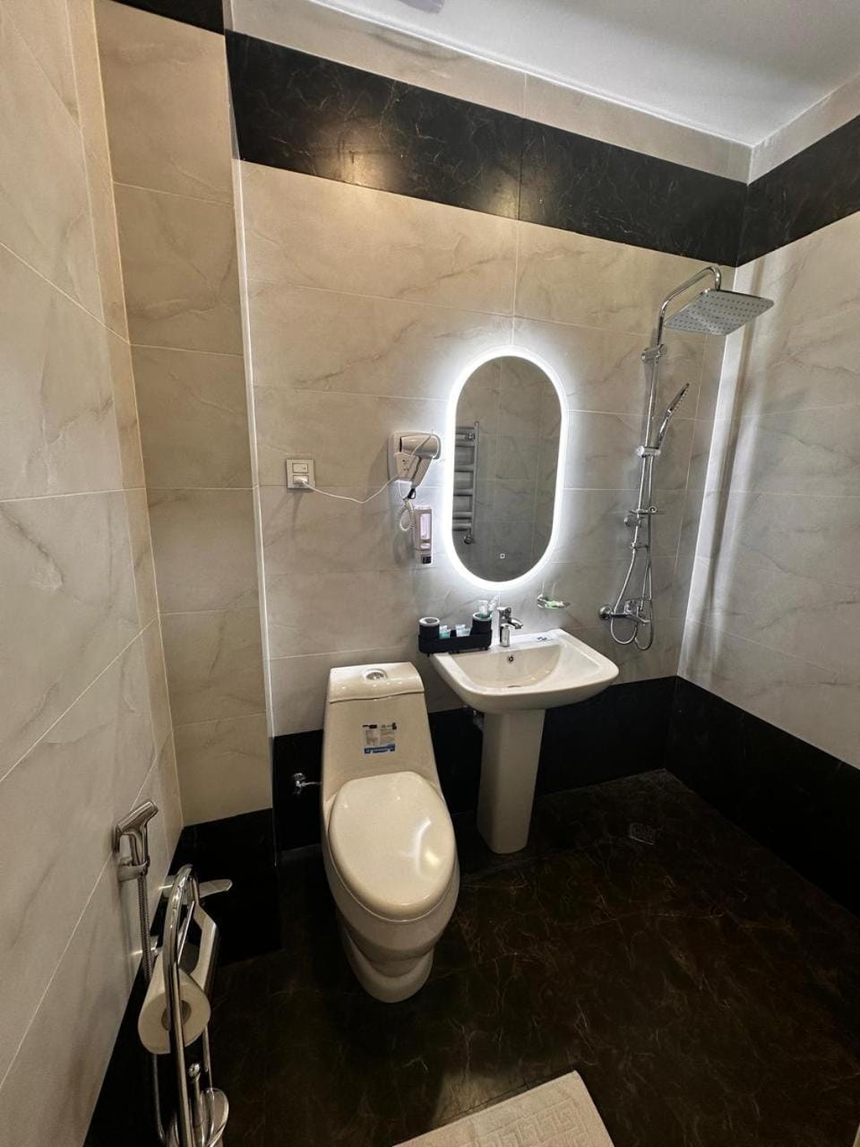 Shower, Toilet, Bathroom, Balcony/Terrace