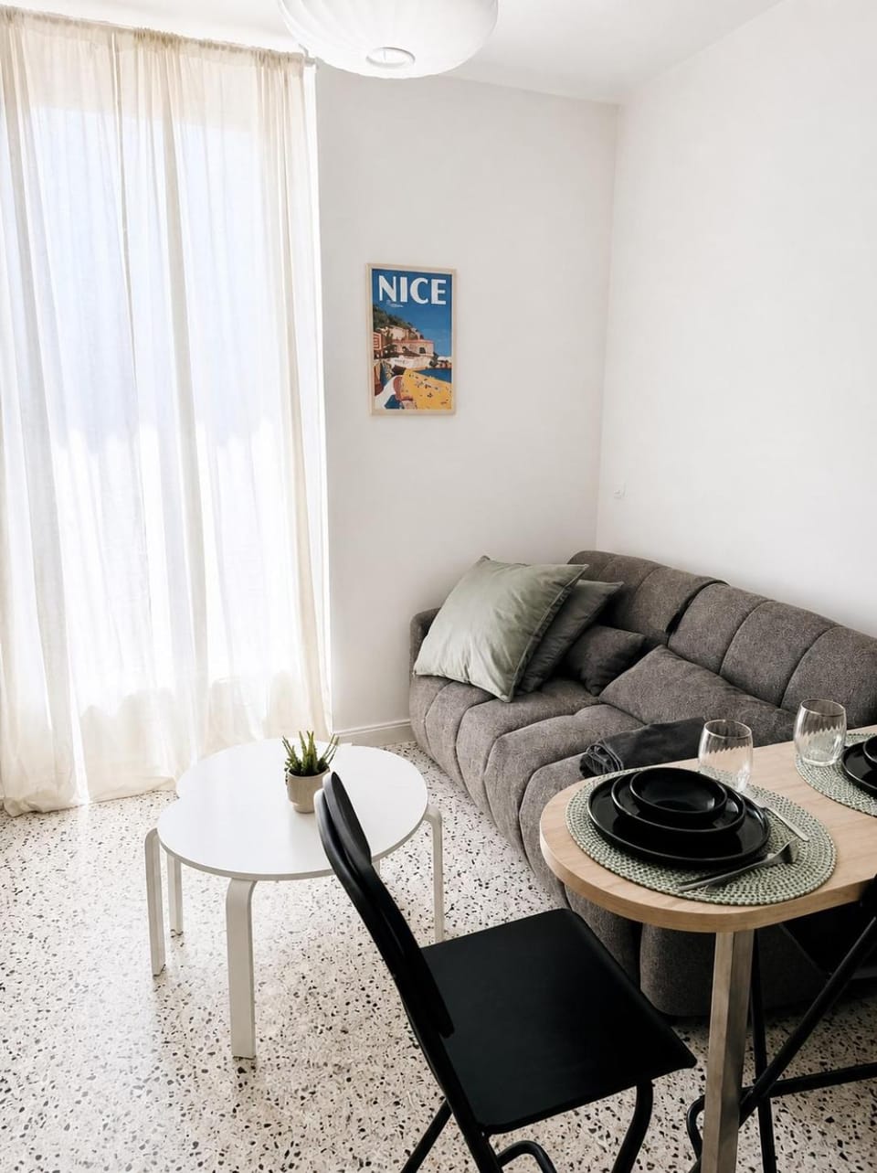 Cours Saleya Old Nice 2 min Beach Apartment in Nice