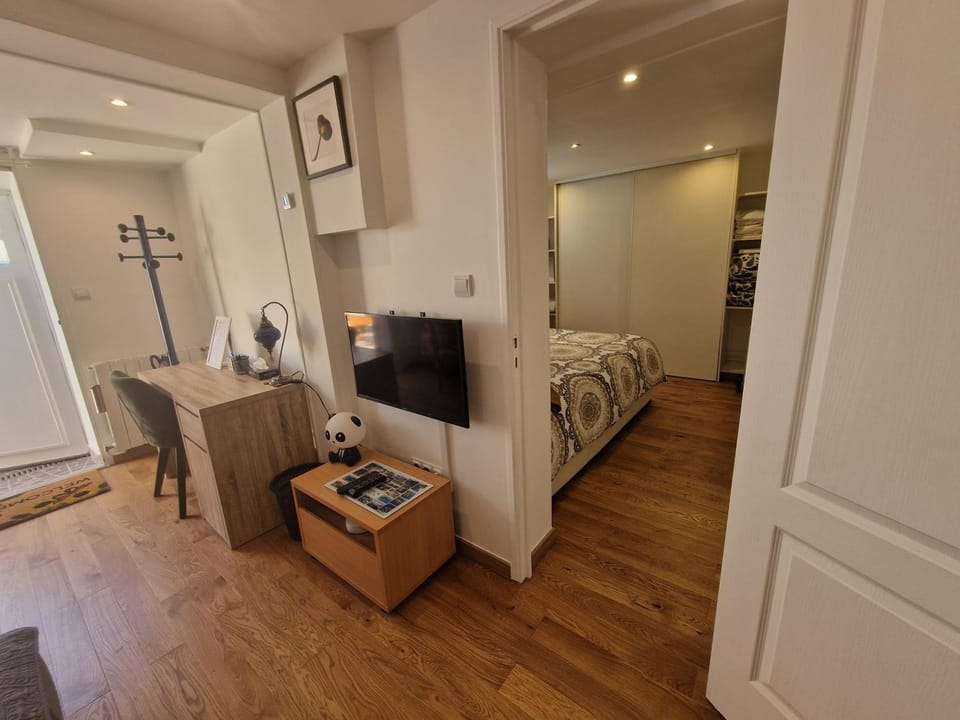 Studio Drancy avec Jardin 45 m2 Apartment in Drancy