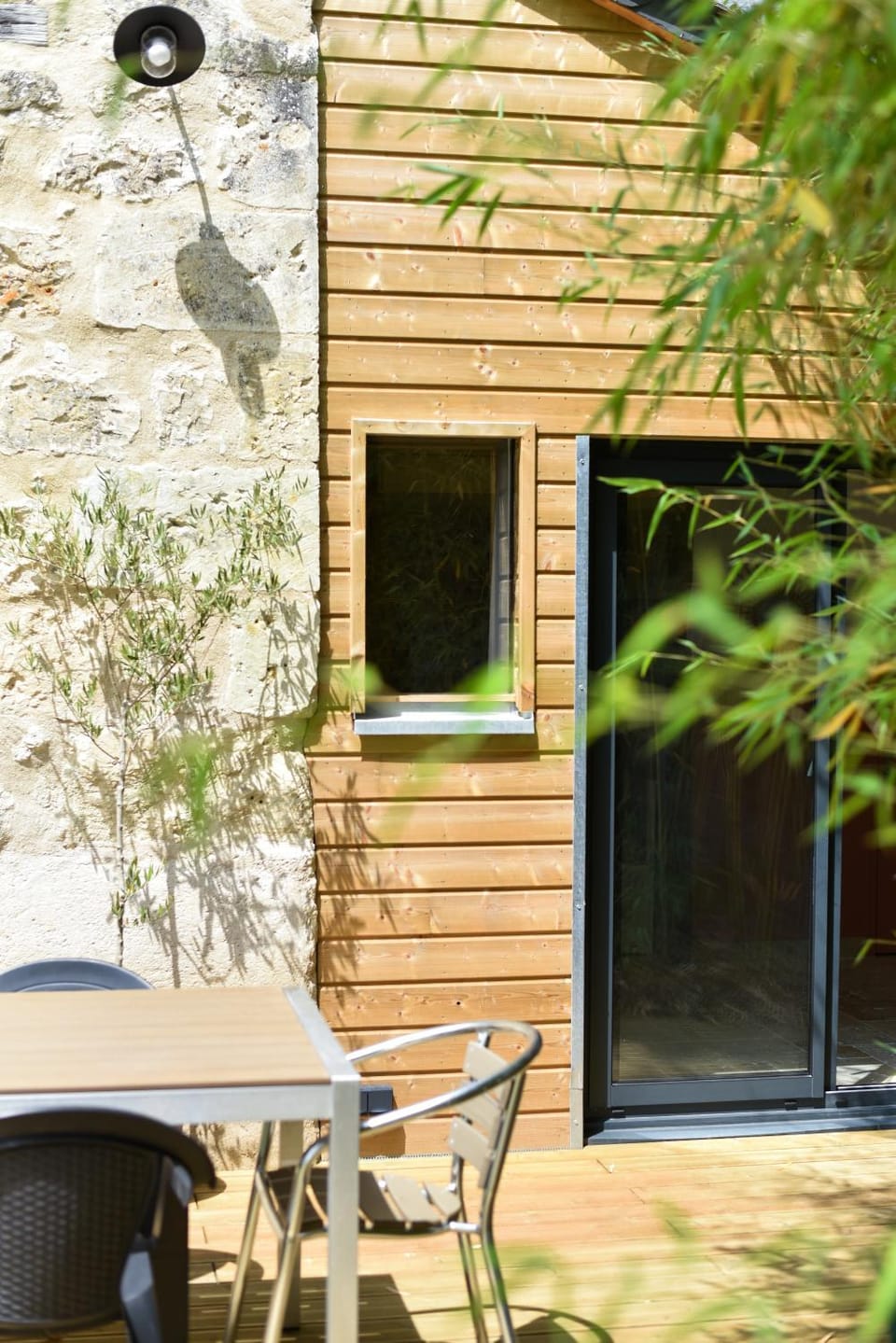 Property building, Patio, Dining area