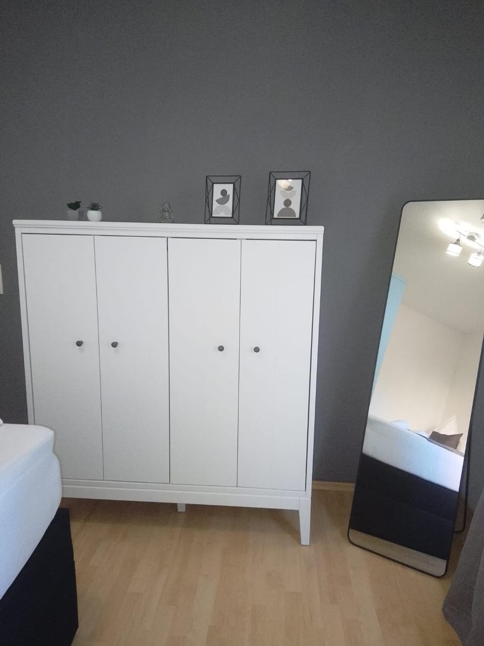 Bed, Photo of the whole room, Bedroom, heating, internet, wardrobe