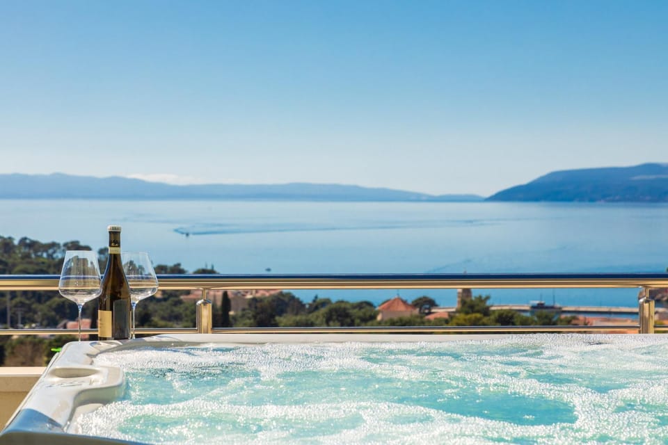 Hot Tub, Sea view