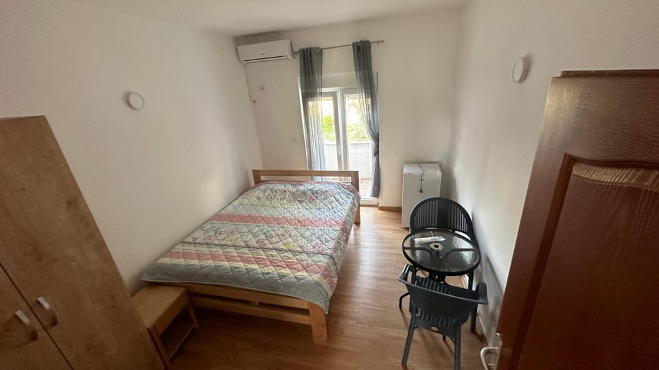 Bed, Photo of the whole room, Bedroom, wardrobe