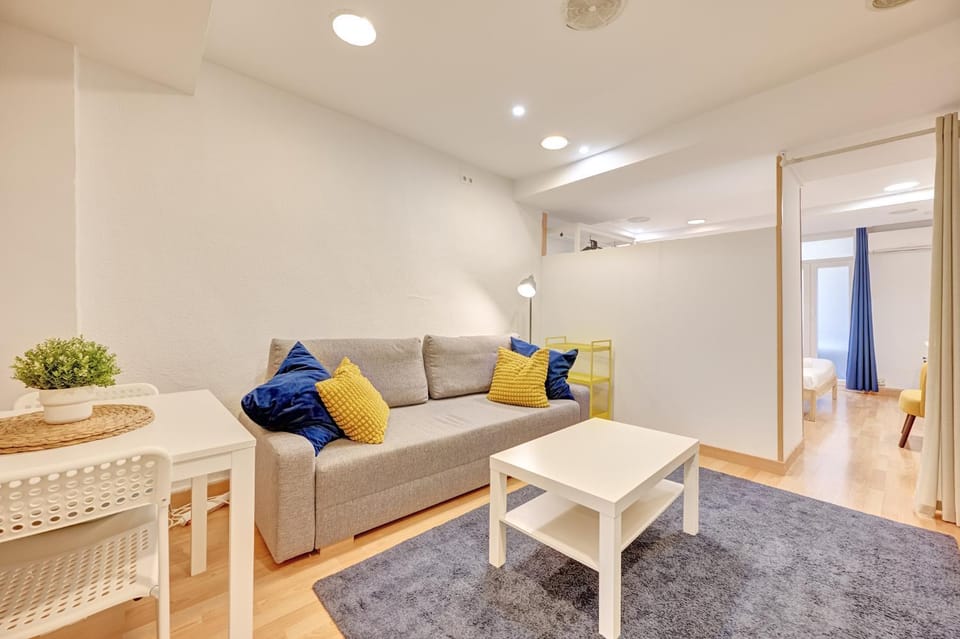 Living room, Photo of the whole room, Seating area