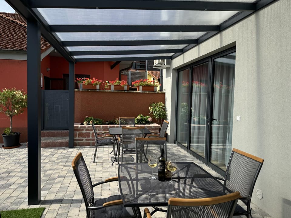 Day, Balcony/Terrace, Balcony/Terrace, Seating area