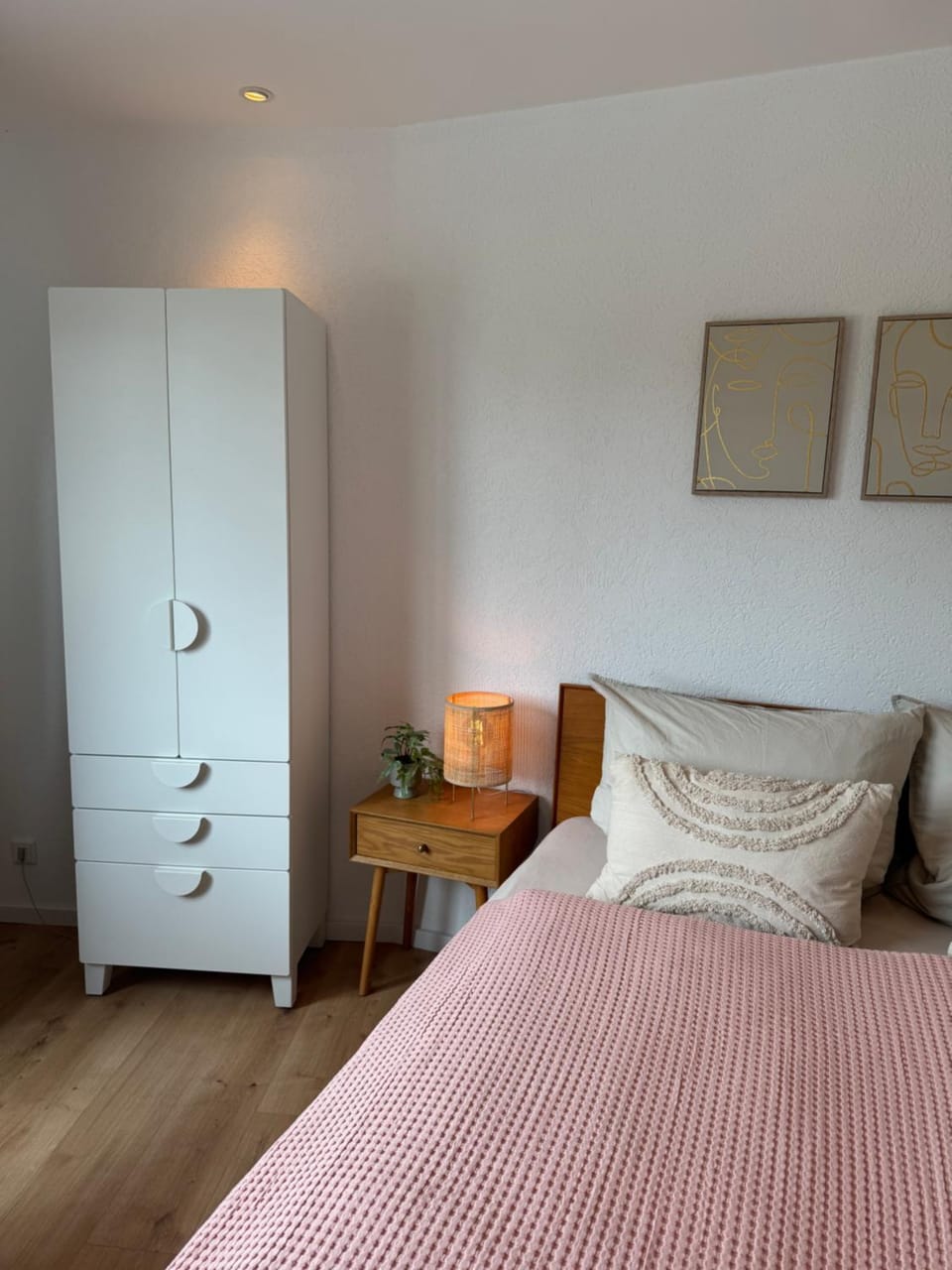Bed, Photo of the whole room, Bedroom, wardrobe