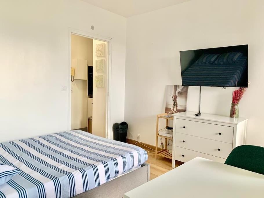 Cosy studio Balcon Paris Montparnasse Apartment in Paris