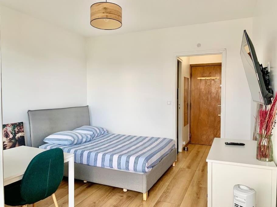 Cosy studio Balcon Paris Montparnasse Apartment in Paris