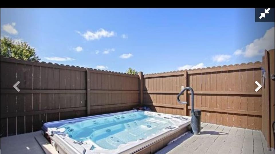 Beautiful Branson Getaway-Next to Silver Dollar City &Tablerock-Family Amenities Apartment in Indian Point